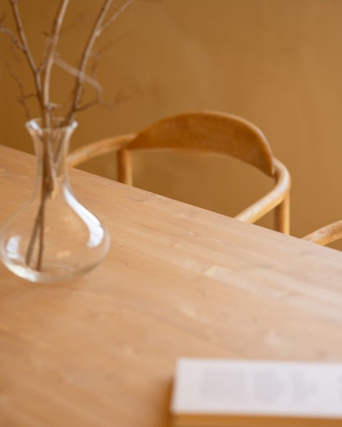 Haruto - Mesa de comedor de madera maciza tono roble medio de varias medidas
