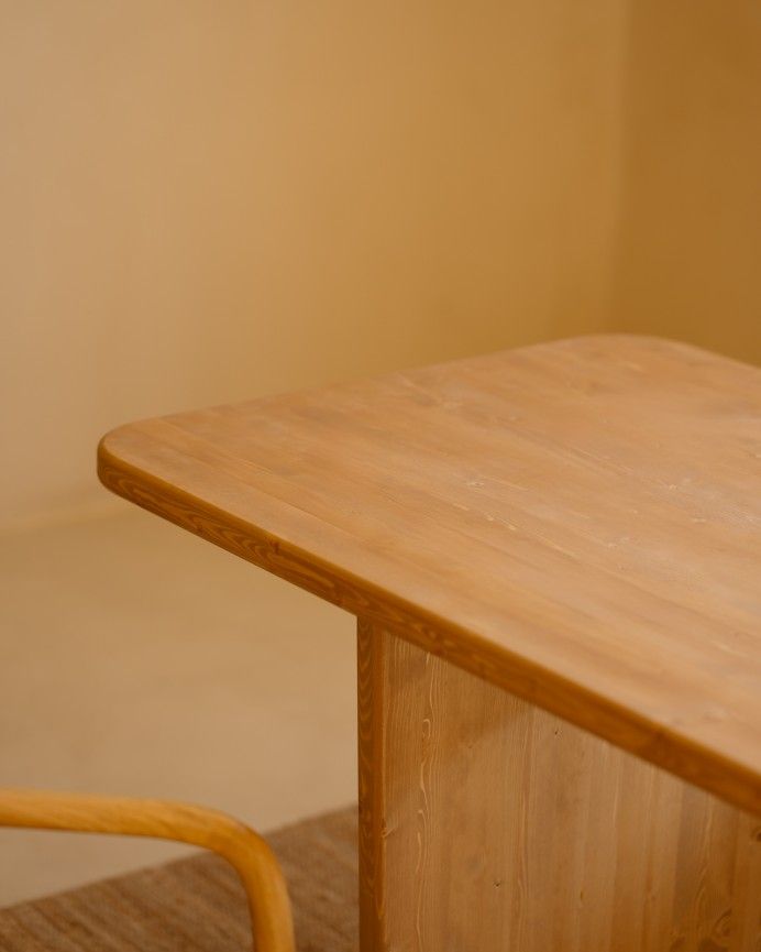 Haruto - Mesa de comedor de madera maciza tono roble medio de varias medidas