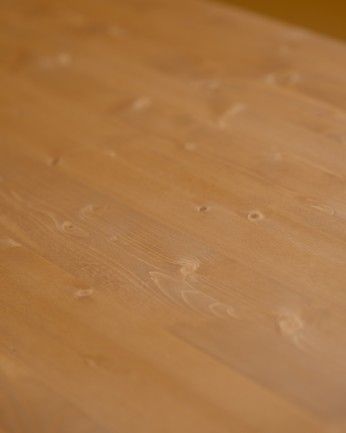 Haruto - Mesa de comedor barnizada de madera maciza tono roble medio de varias medidas
