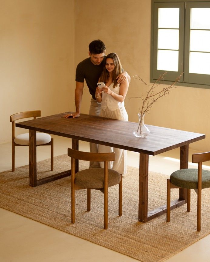Luxor - Mesa de comedor de madera maciza tono nogal de varias medidas