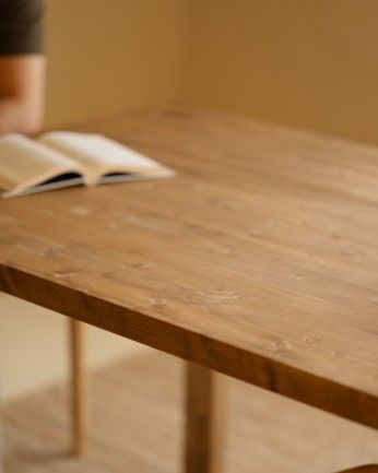 Luxor - Mesa de comedor barnizada de madera maciza tono roble oscuro de varias medidas