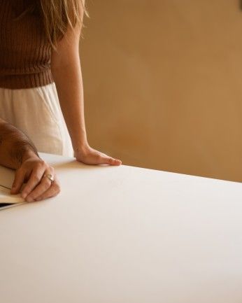 Luxor - Mesa de comedor de madera lacada tono blanco roto de varias medidas