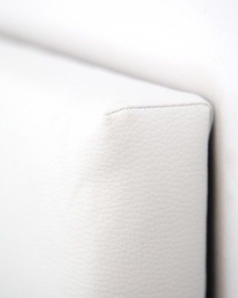 Nahúm - Cabecero tapizado de polipiel con pliegues en color blanco de varias medidas