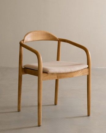 Kira - Silla de madera de olmo y asiento acolchado color beige de 77,5x57,5cm